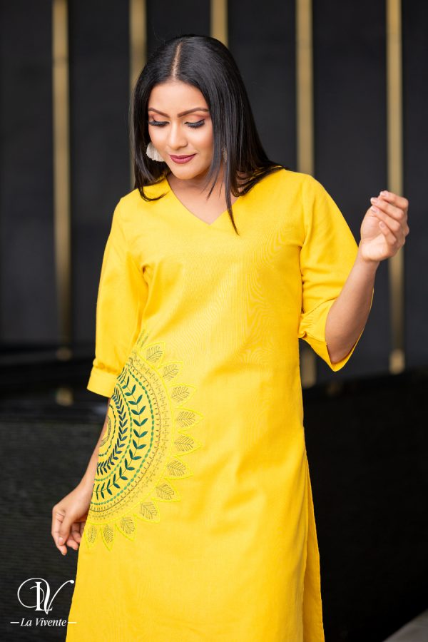 Embroidery Yellow Kurtha - La Vivente