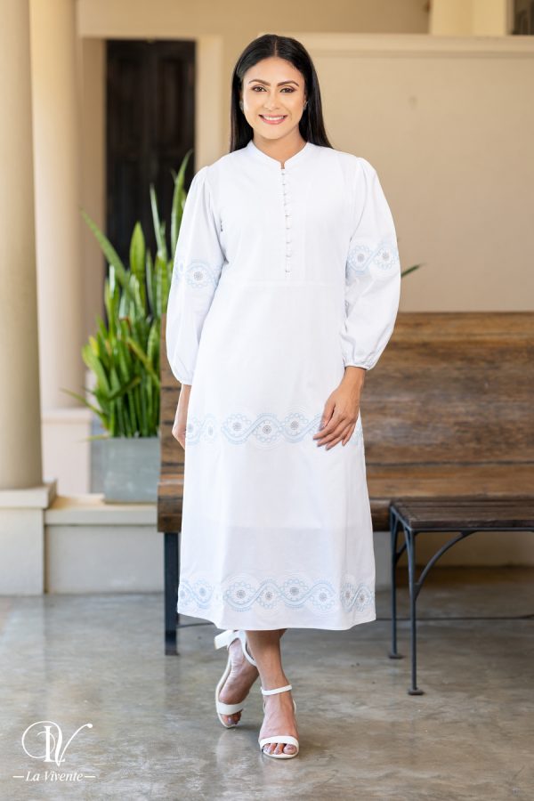 Embroidered puff sleeve midi dress - Image 3