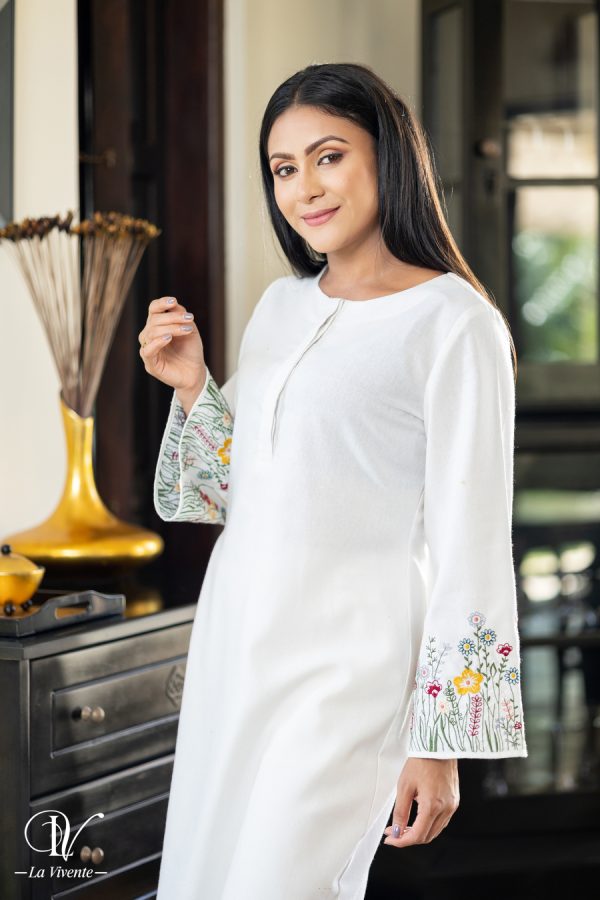 Embroidery linen kurta