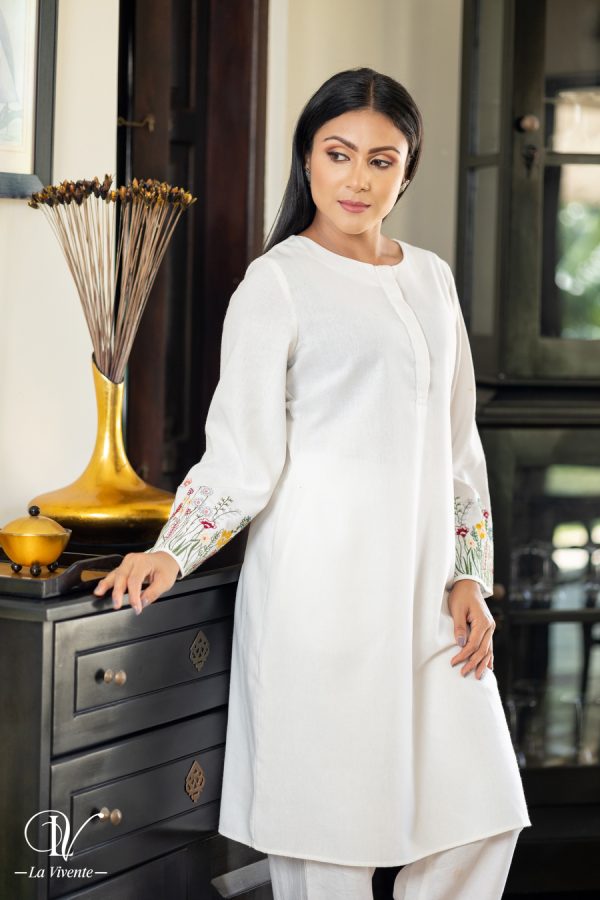 Embroidery linen kurta - Image 2