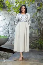 Geometric Embroidered Maxi Dress - Image 5