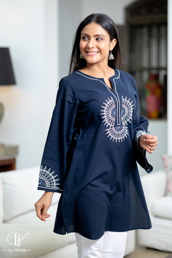 Front & Sleeve Embroidered Kurta - Image 4