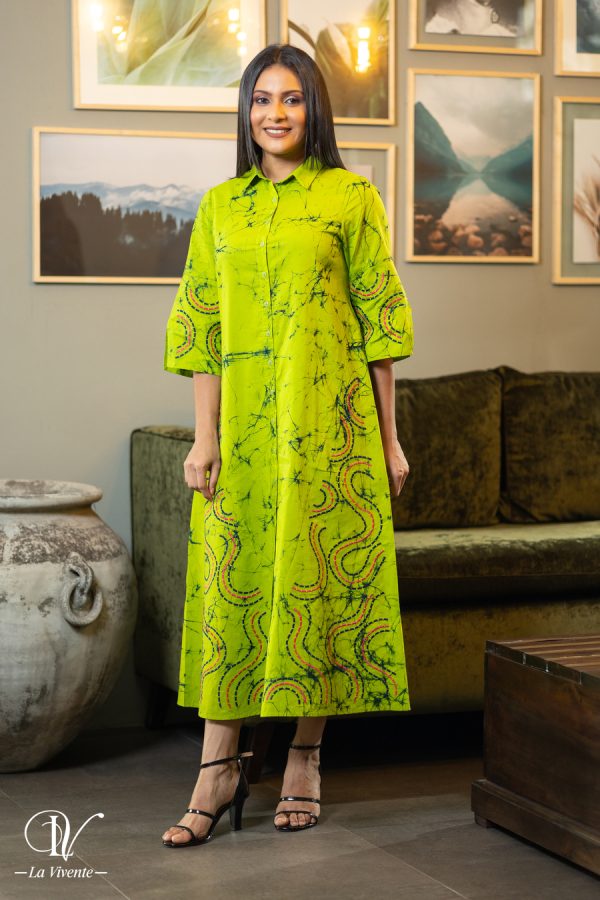 Embroidered Notch Sleeved Batik Maxi Dress - Image 3