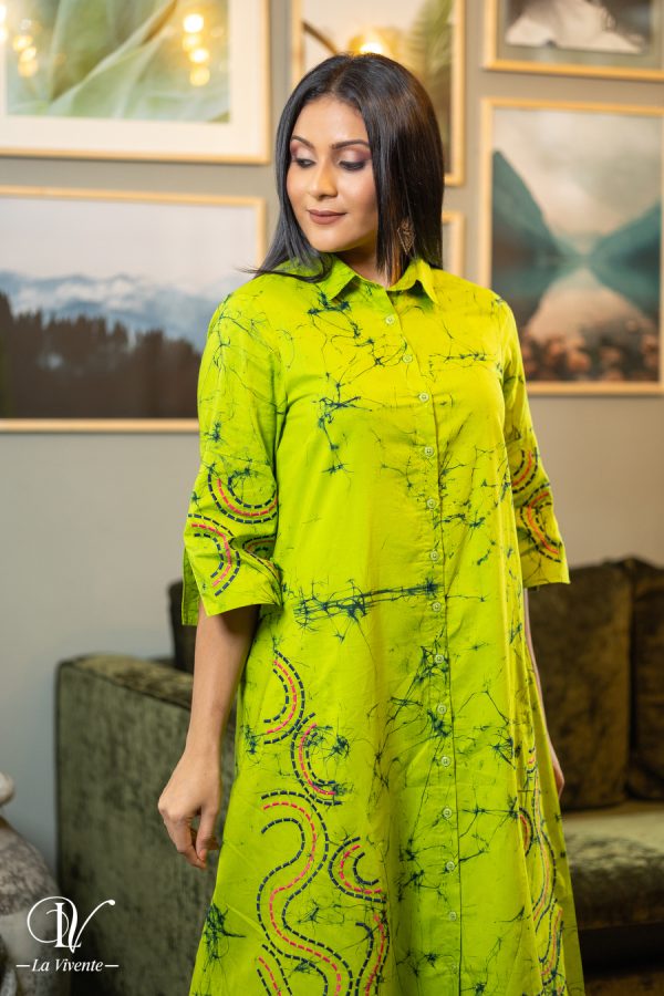 Embroidered Notch Sleeved Batik Maxi Dress - Image 2