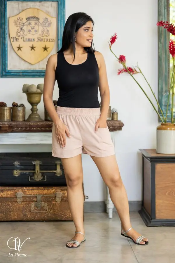 Casual Short With Front Pockets - Image 3