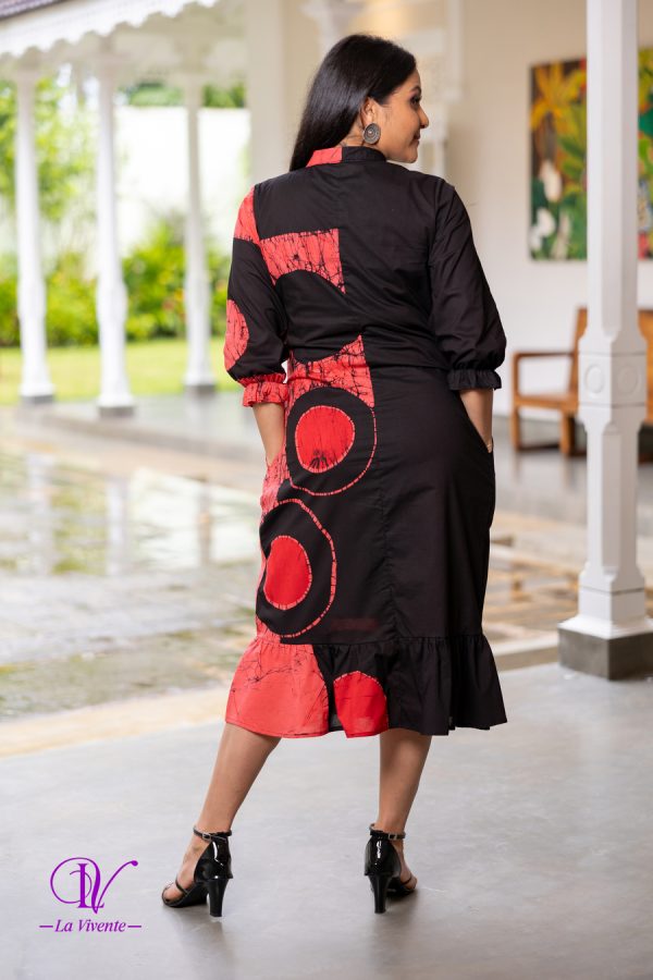 Two-tone Geometric Printed Frilled Hem Batik Midi Dress - Image 2
