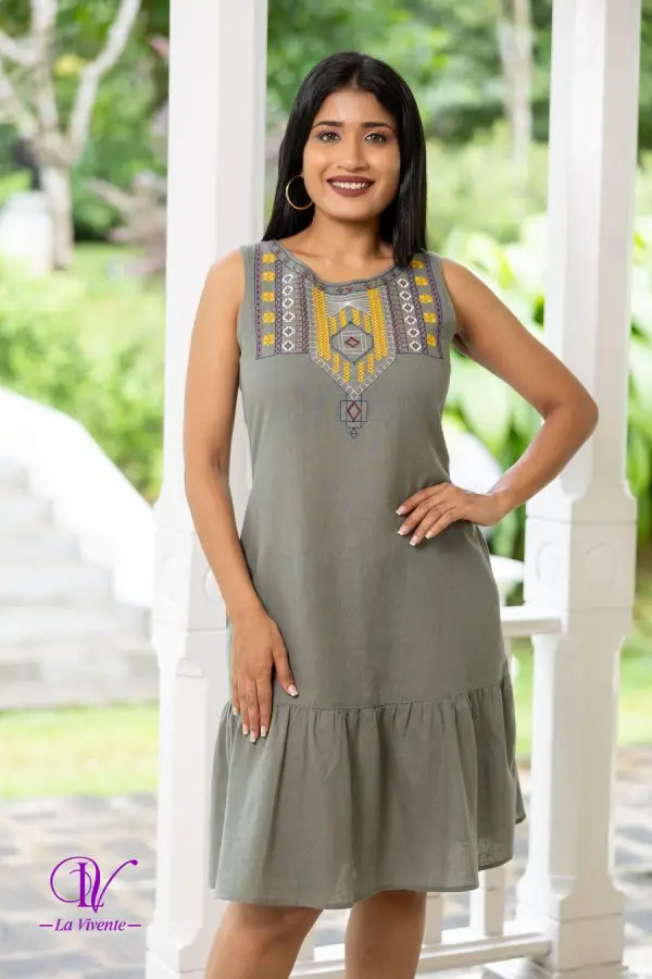 Embroidered Frilled Hem Sleeveless Short Dress - Image 2