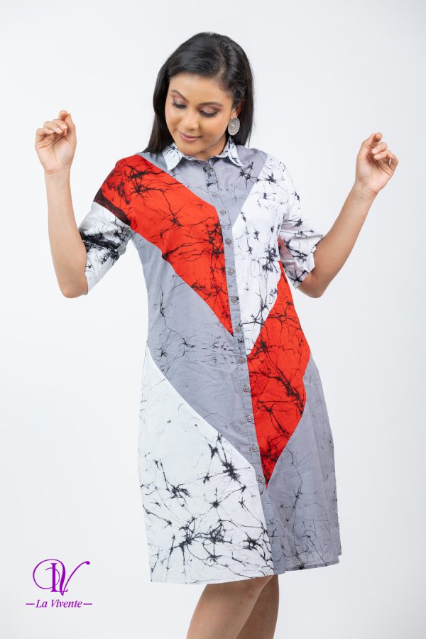 Three-Tone Color-Block Loose Fit Batik Short Dress - Image 4
