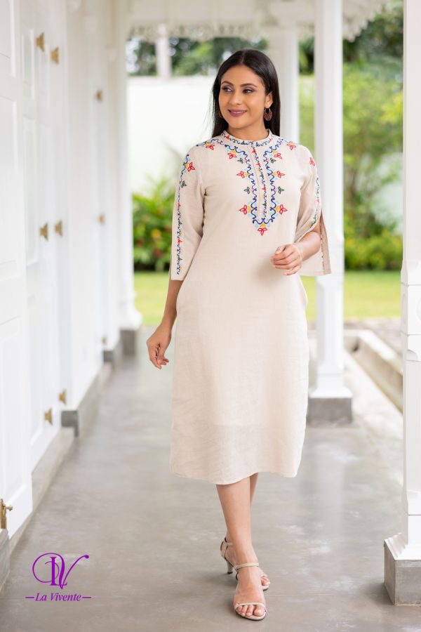 Geometric Embroidered Chinese Collared Midi Dress - Image 2