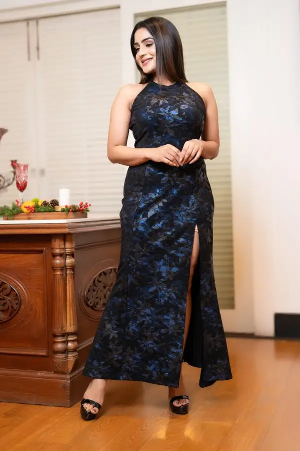 Floral Patterned Front Slit Detailed Halter Neck Bodycon Evening Wear Maxi - Image 3