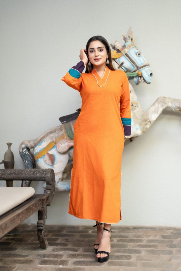 Color-Block Contrast Piping Detailed Maxi Dress - Image 3