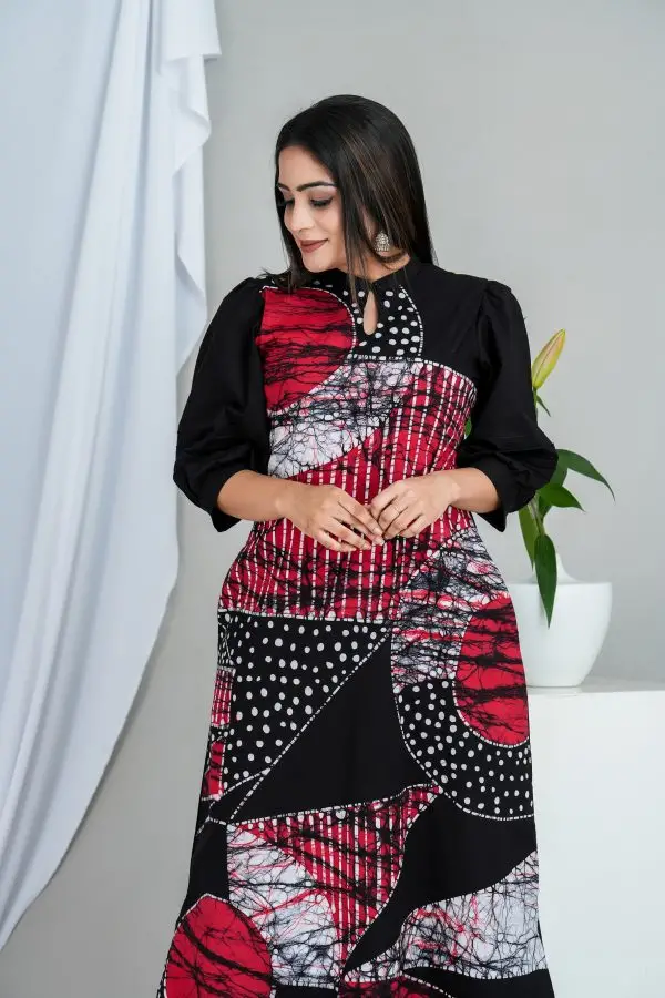 Abstract Printed Puff Sleeved Batik Maxi Dress - Image 4
