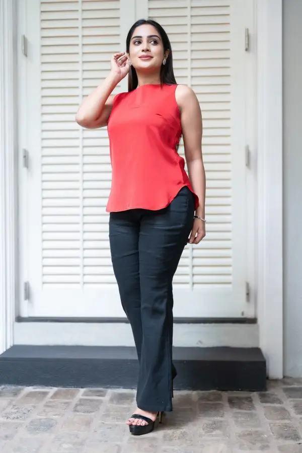 Back Button Up Detailed Sleeveless Top - Image 3