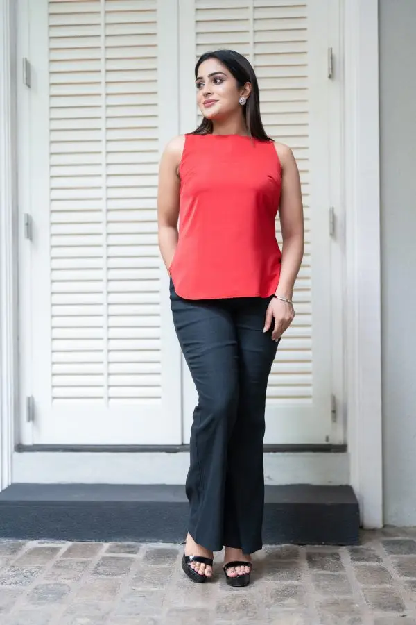 Back Button Up Detailed Sleeveless Top - Image 2