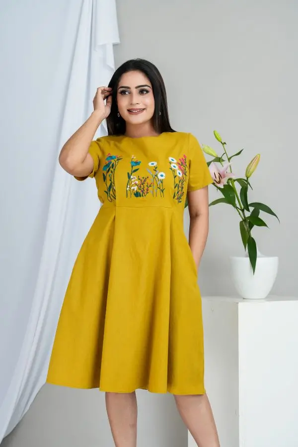 Floral Embroidered Pleated Short Dress