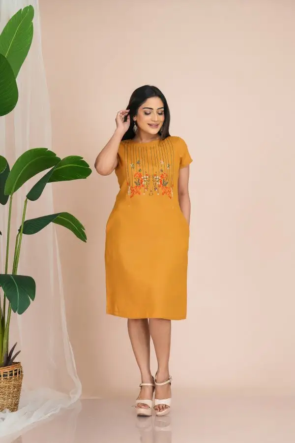 Floral Embroidered Short Sleeved Short Dress - Image 4