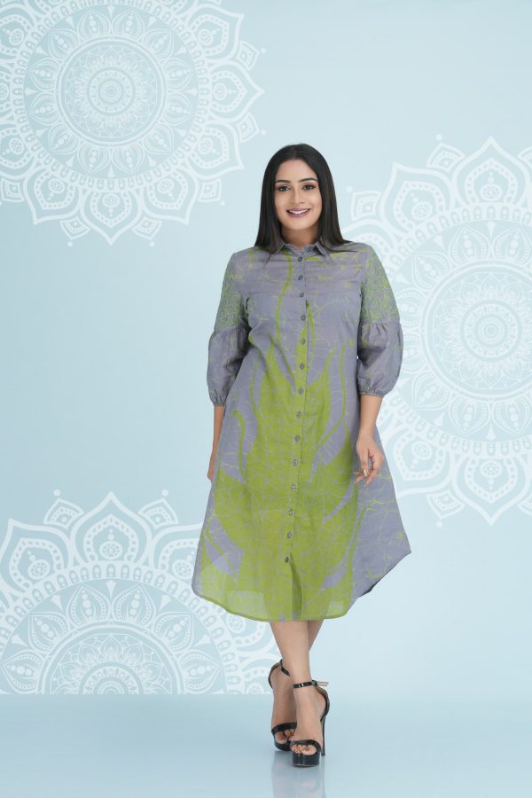 Sleeve Embroidered Foral Printed Batik Midi Dress - Image 2