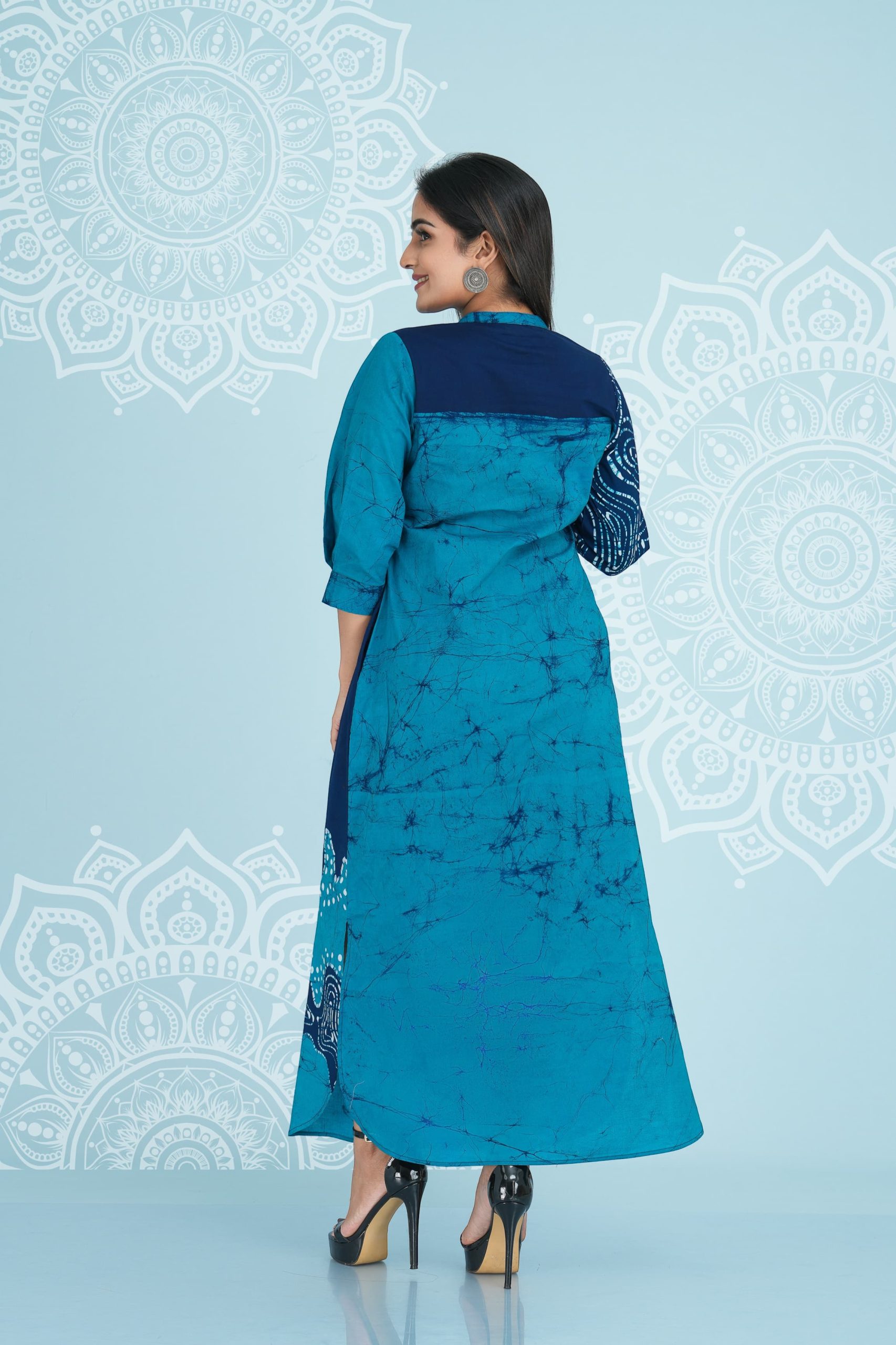 Abstract Printed Chinese Collared Batik Maxi Dress - La Vivente