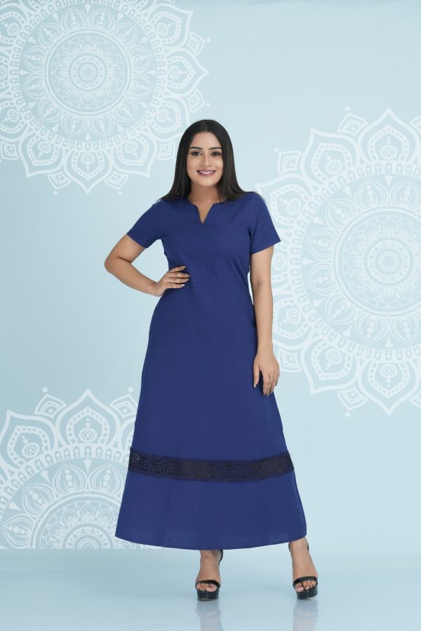 Lace Detailed Notch-necked Short Sleeved Maxi Dress