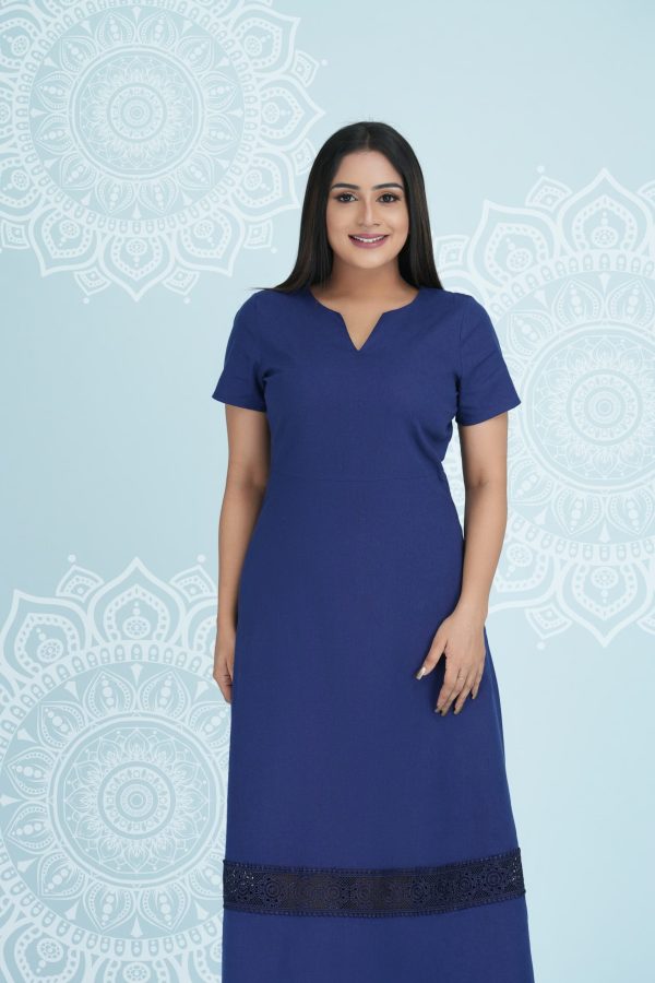 Lace Detailed Notch-necked Short Sleeved Maxi Dress - Image 4
