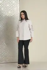 Sleeve & back applique detailed button up shirt blouse