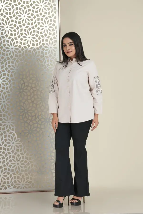 Sleeve & back applique detailed button up shirt blouse