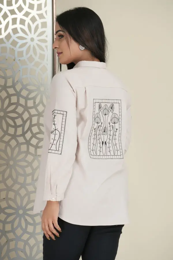 Sleeve & back applique detailed button up shirt blouse - Image 4