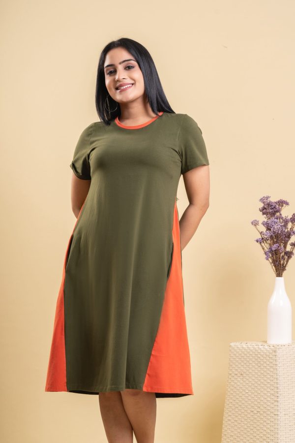 Contrast Two-Tone T-Shirt Dress - Image 4