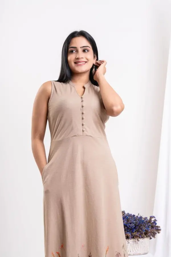 Floral Embroidered Sleeveless Maxi Dress - Image 4