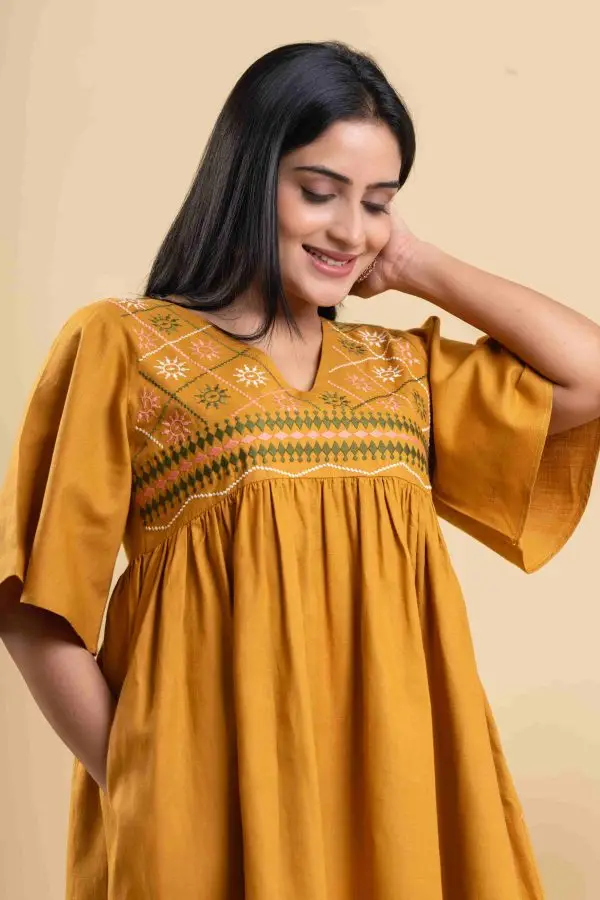 Front York Embroidered Short Dress - Image 6