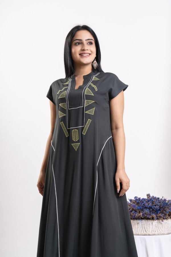 Embroidered Contrast Detailed Maxi Dress - Image 4