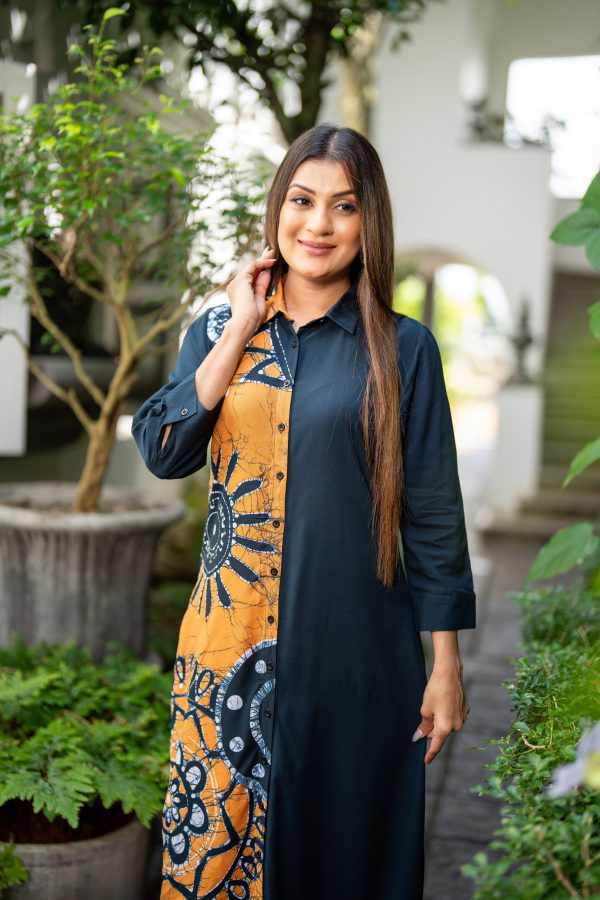 Two-Tone Shirt Collared Buton Up Batik Maxi Dress - Image 2