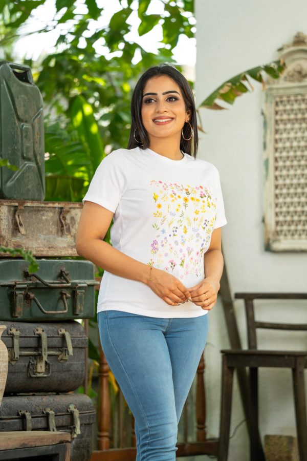 La Vivente Printed  T-Shirt - Image 3