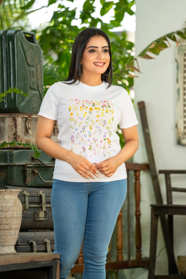 La Vivente Printed  T-Shirt - Image 4
