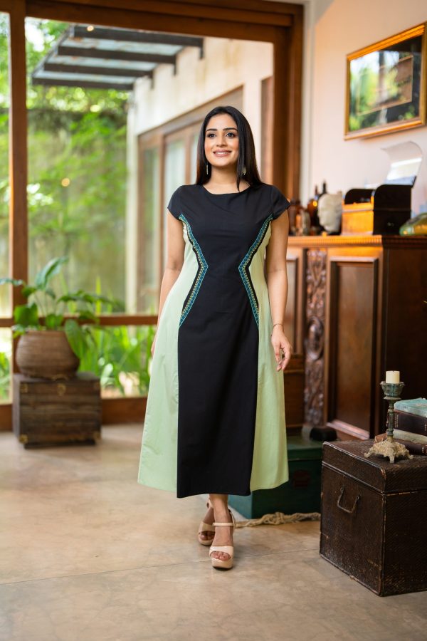Embroidered Two-Tone Maxi Dress - Image 2