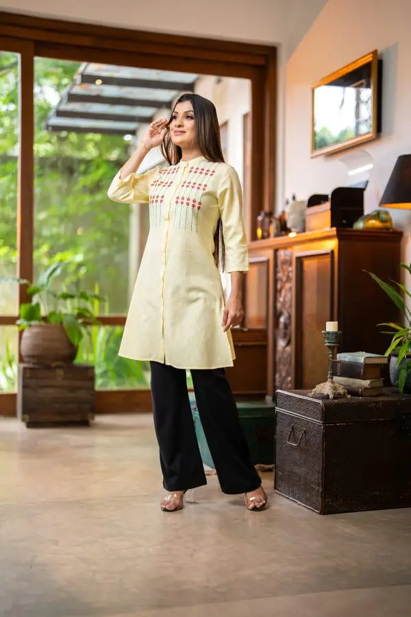 Embroidered Chinese Collared Kurta - Image 3