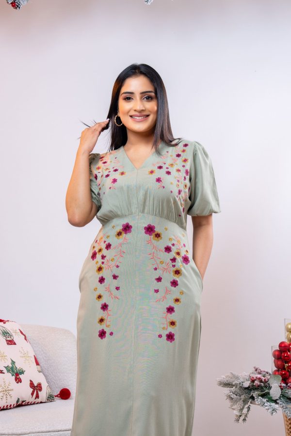 Floral Embroidered Waist Gathered Maxi Dress - Image 5