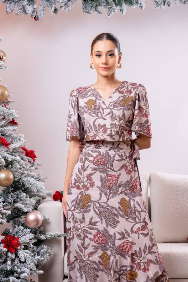 Flora patterned top with wrap around skirt - Image 4