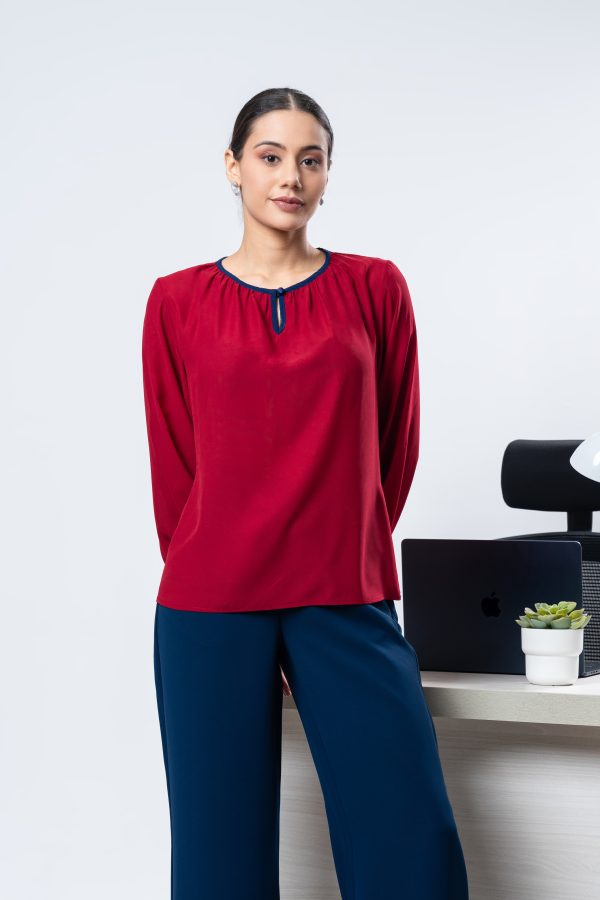 Contrast Detailed Long Sleeved Top