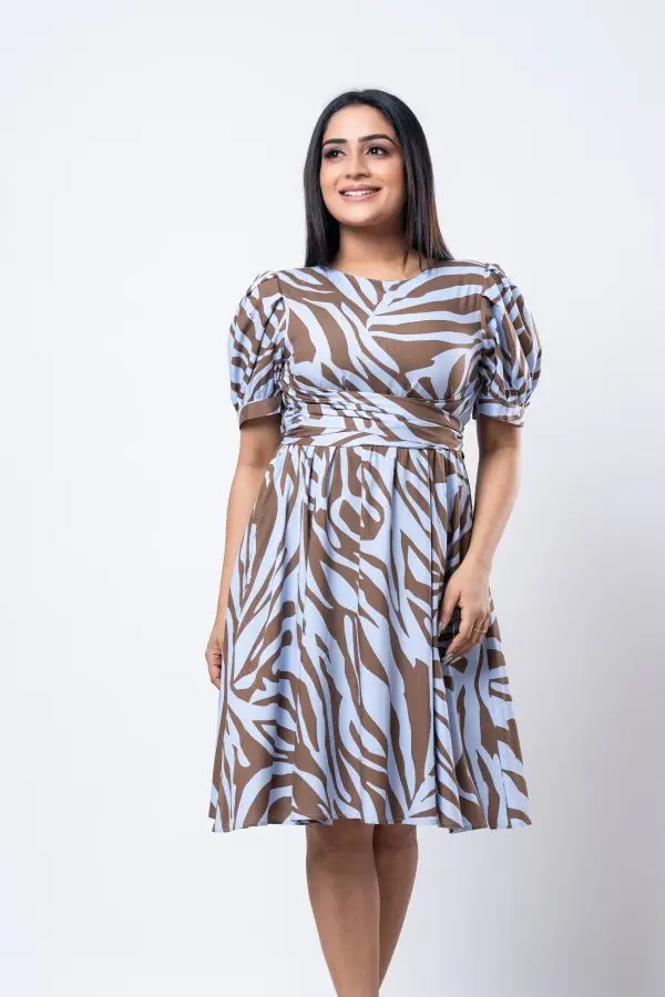 Abstract Patterned Tie-Up Detailed Short Dress - Image 3