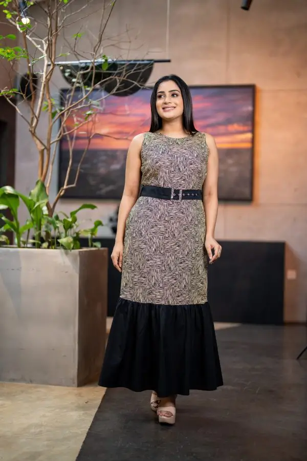 Patterned Two-Tone Sleeveless Maxi Dress - Image 3