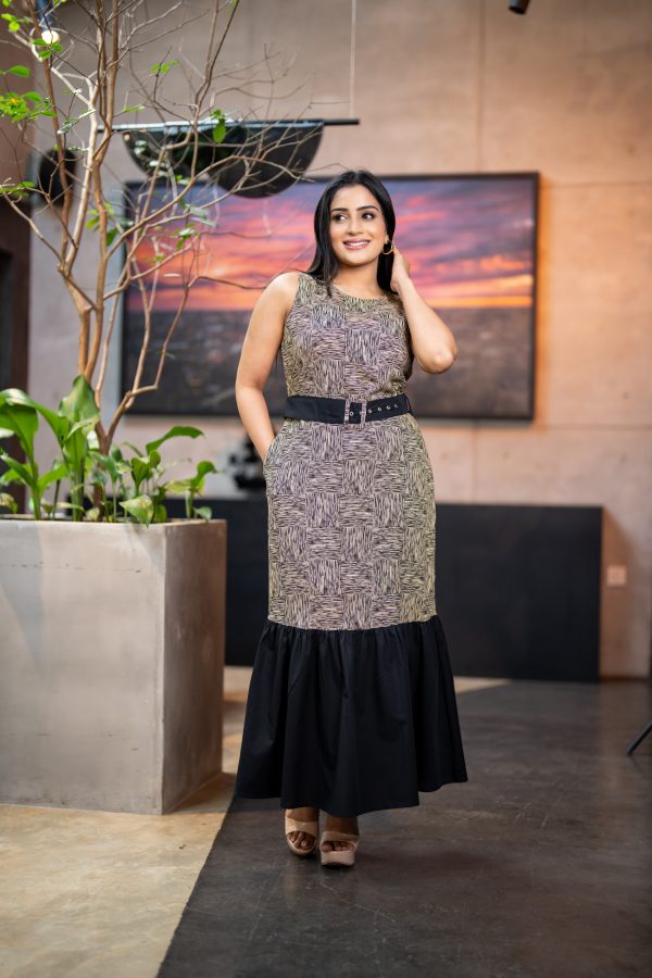 Patterned Two-Tone Sleeveless Maxi Dress - Image 5