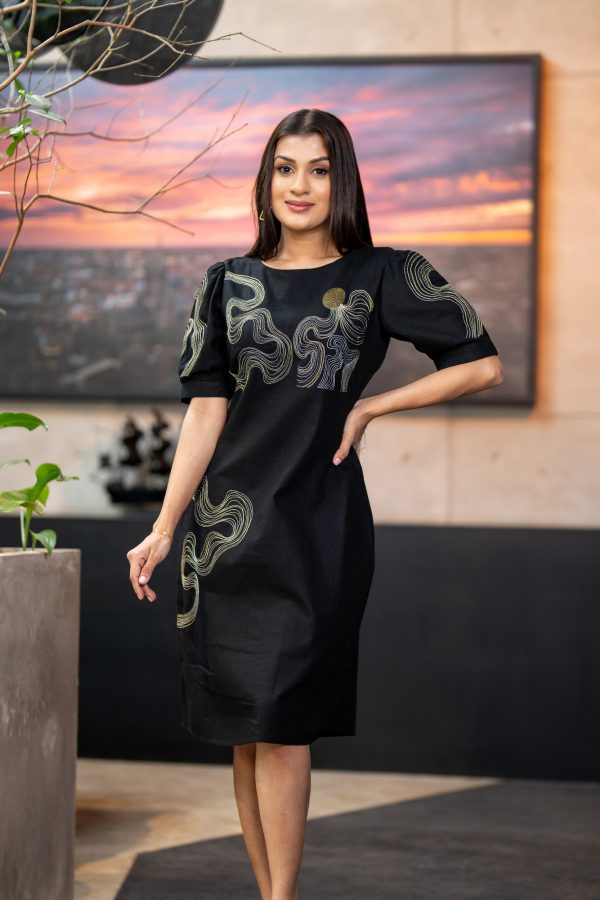 Abstract Embroidered Puff Sleeved Short Dress