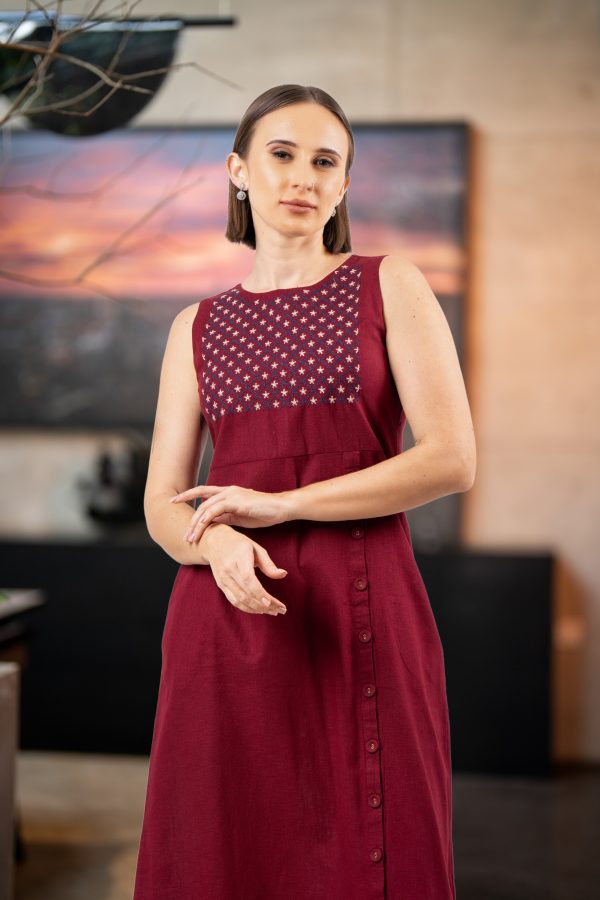 Side Button Down Sleeveless Embroidery Dress