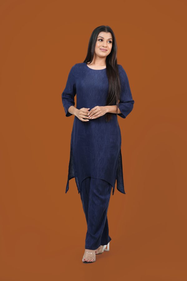 Curve Neck Slit Detailed Kurta & Pant - Image 2