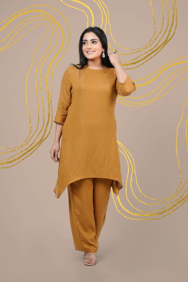 Curve Nek Slit Detail Kurta Dress & Casual Pant - Image 2