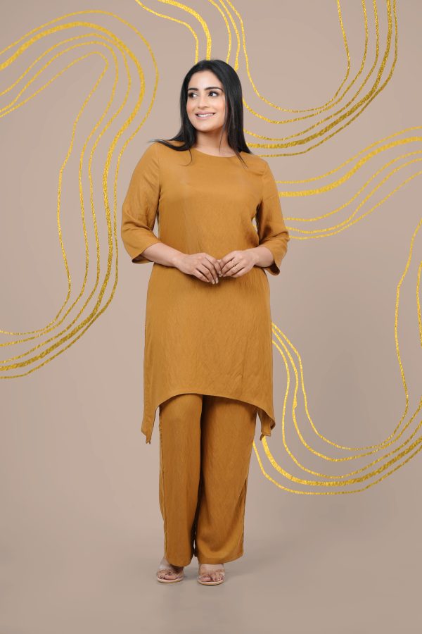 Curve Nek Slit Detail Kurta Dress & Casual Pant - Image 3