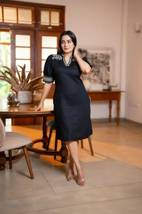 Puff Sleeve Embroidery Short Dress - Image 3