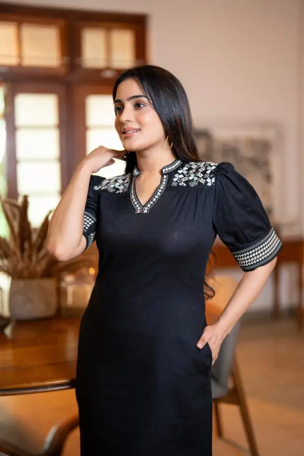 Puff Sleeve Embroidery Short Dress - Image 2