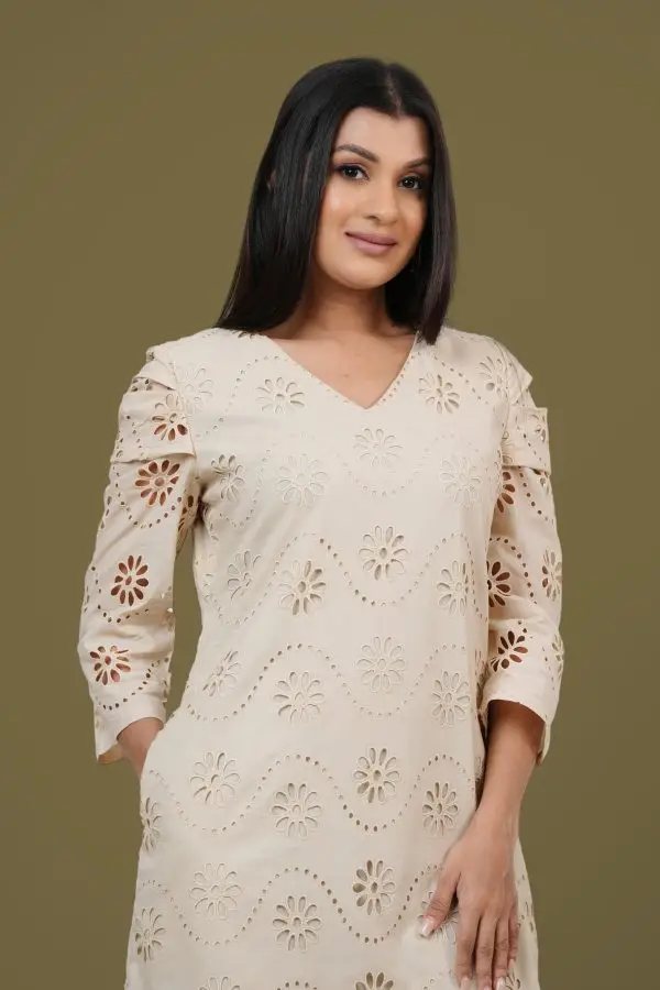 V-necked Cutlawn Short Dress(Lined)